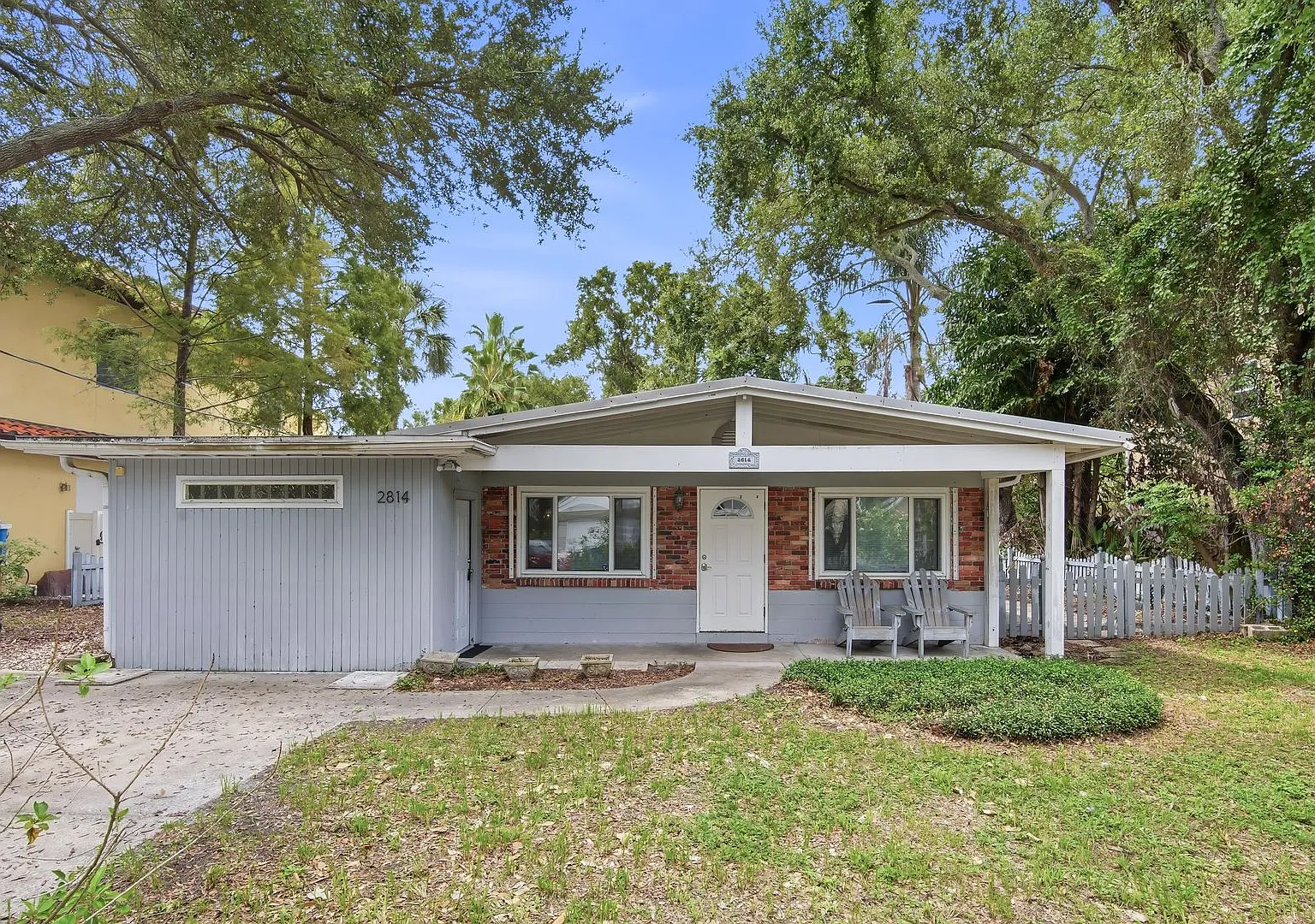 Great 4BR/2BA South Tampa home with Large fenced yard. — Photo 1