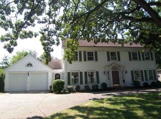 1870 Sherwood Dr S, Beloit, WI 53511