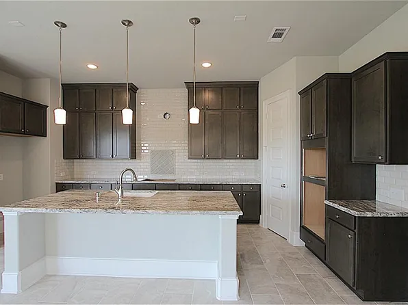 426 Yegua St, Webster, TX 77598