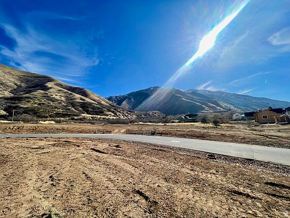 2nd image of 2057 E Maple Hills Ln