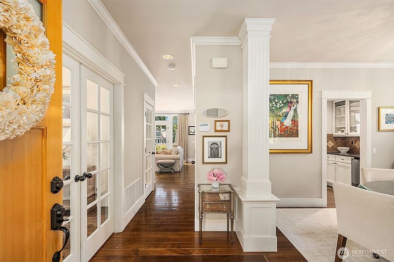5th image of 1109 33rd Avenue E