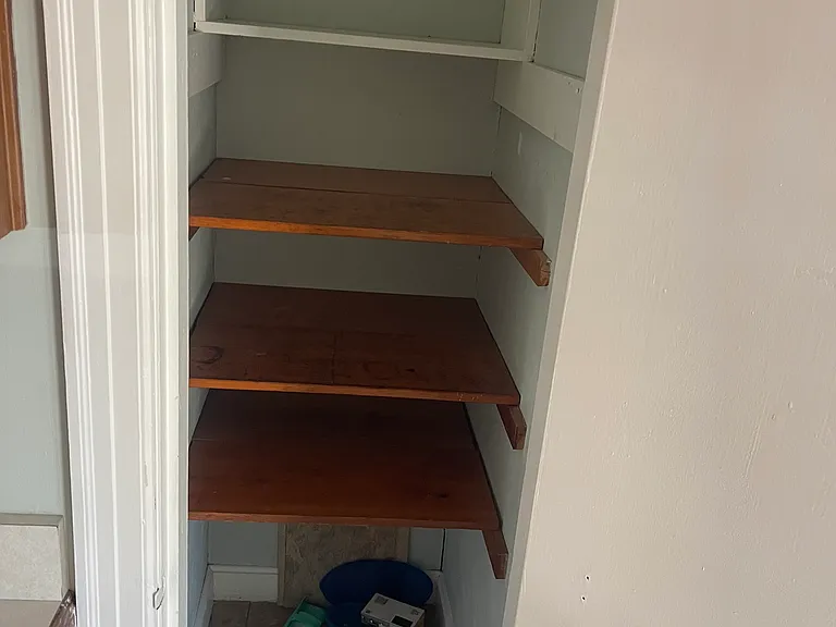 220 Williams St — Photo 3