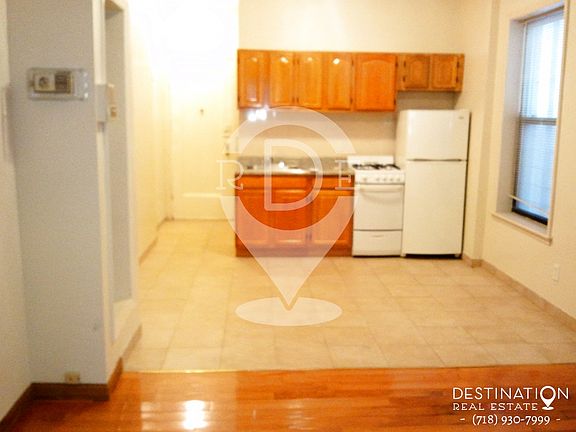 Kitchen - Living Room Combo