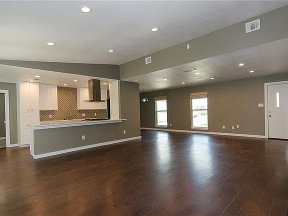 3rd image of 2007 Teakwood Dr