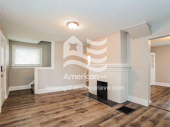 369038_002_wm_-_living_room_12985694.jpg