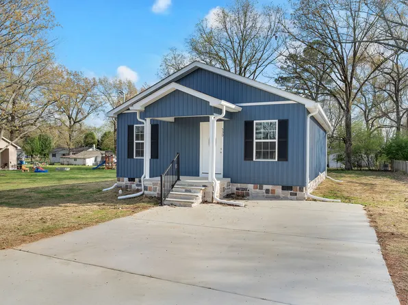 530 Noblitt Ln, Tullahoma, TN 37388