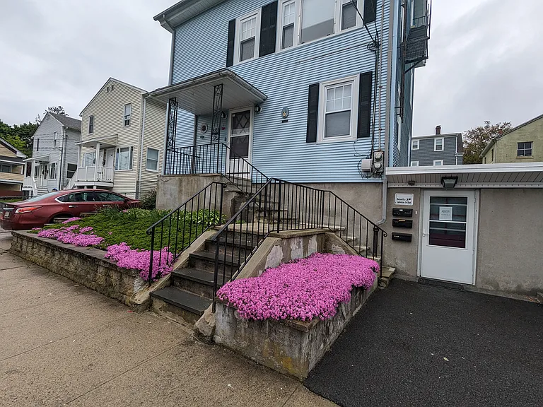 208 Sunbury St #1 — Photo 17