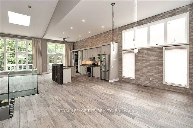 406 Morley Cook Cres — Photo 3