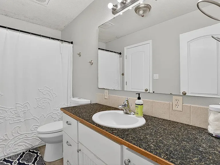 5590 Stuart Ave — Photo 9