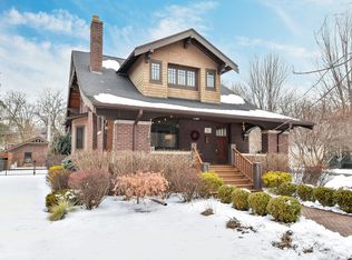 151 N Wright St, Naperville, IL 60540