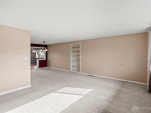 5th image of 1791 Utica Dr