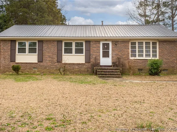 429 Morningside Dr, Fayetteville, NC 28311