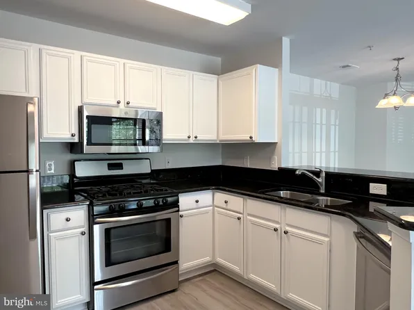 11000 Kinship Ct APT 201, Manassas, VA 20109