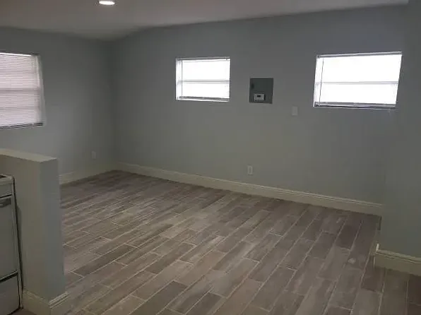 618 S Laurel Ave #1/2, Sanford, FL 32771