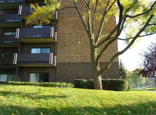 840 Wellington Ave UNIT 119, Elk Grove Village, IL 60007