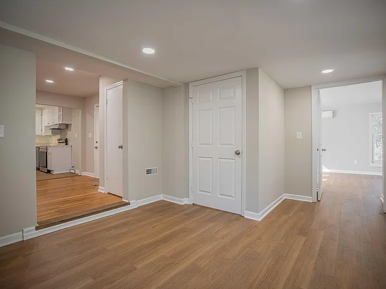 230 Habersham Dr — Photo 5