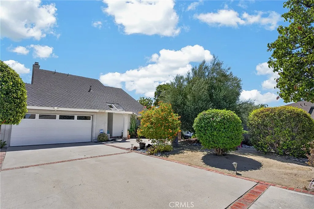 4 bed, 2.5 bath, 1845 sqft, $4,200 — Photo 2