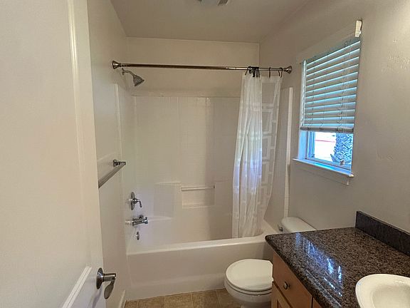 5th image of 497 N Chorro St