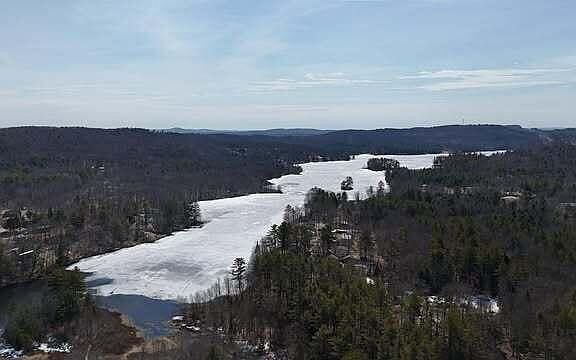 3rd image of 899 Allen Pond Road
