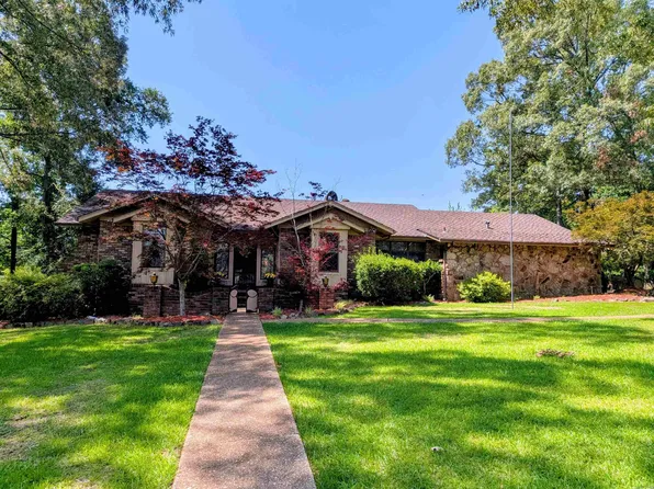 1071 Quapaw St, Camden, AR 71701