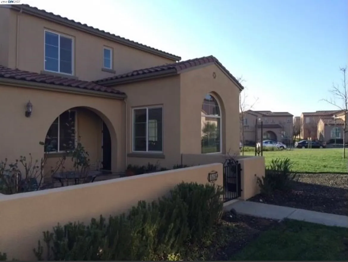 1525 Cedarwood Loop photo 1