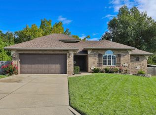 2637 W Darby St, Springfield, MO 65810