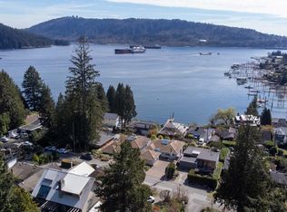 4493 Epps Ave, North Vancouver, BC