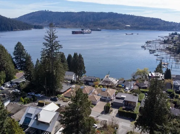 4493 Epps Ave, North Vancouver, BC V7G 1G2