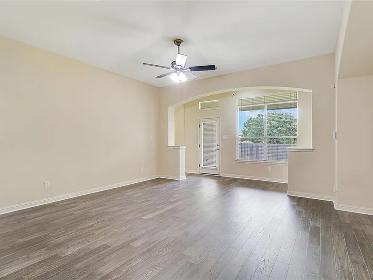 3608 Glastonbury Trl — Photo 21