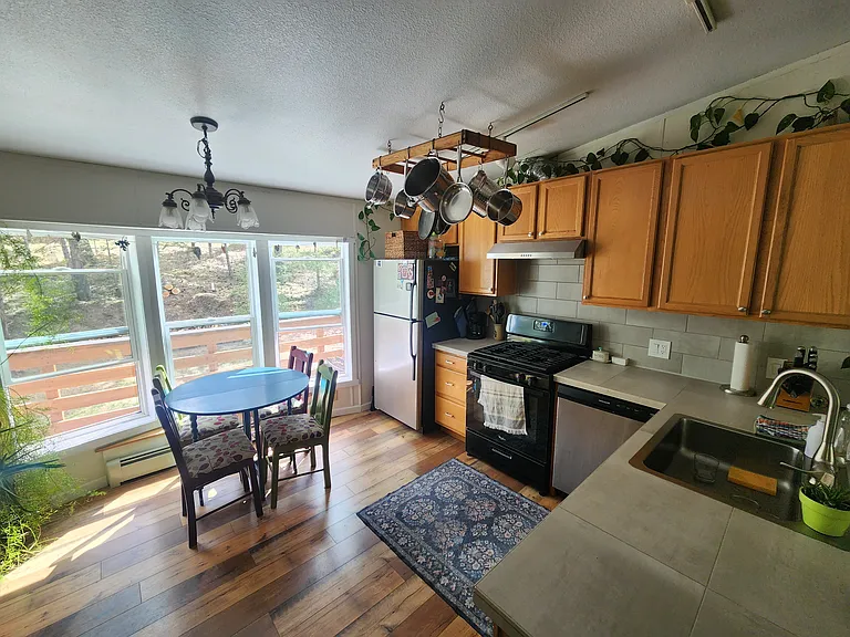 284 Diamond Dr #A — Photo 4