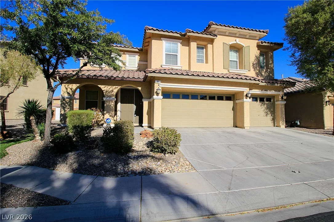 5 bed, 3.0 bath, 3732 sqft, $3,300 — Photo 1