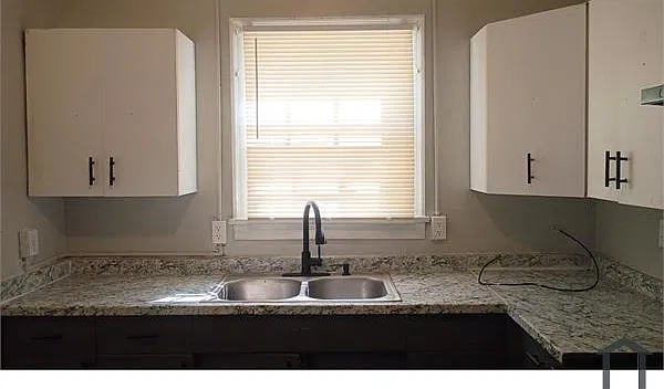 3 bed, $1,200 — Photo 3