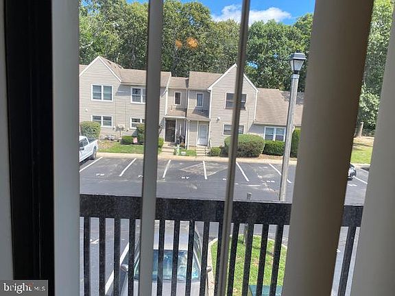 5th image of 98 Scotch Pine Dr #98