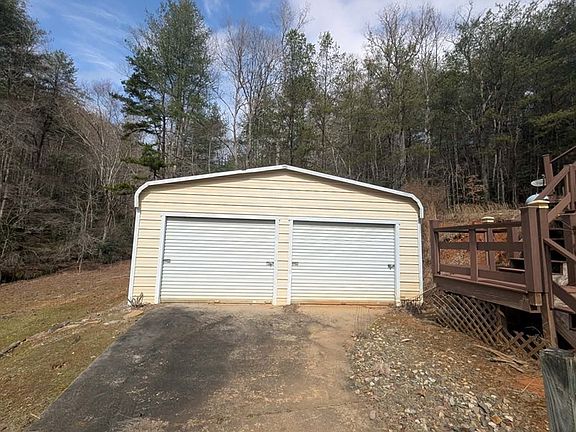 2nd image of 53 Stonebrook Ln