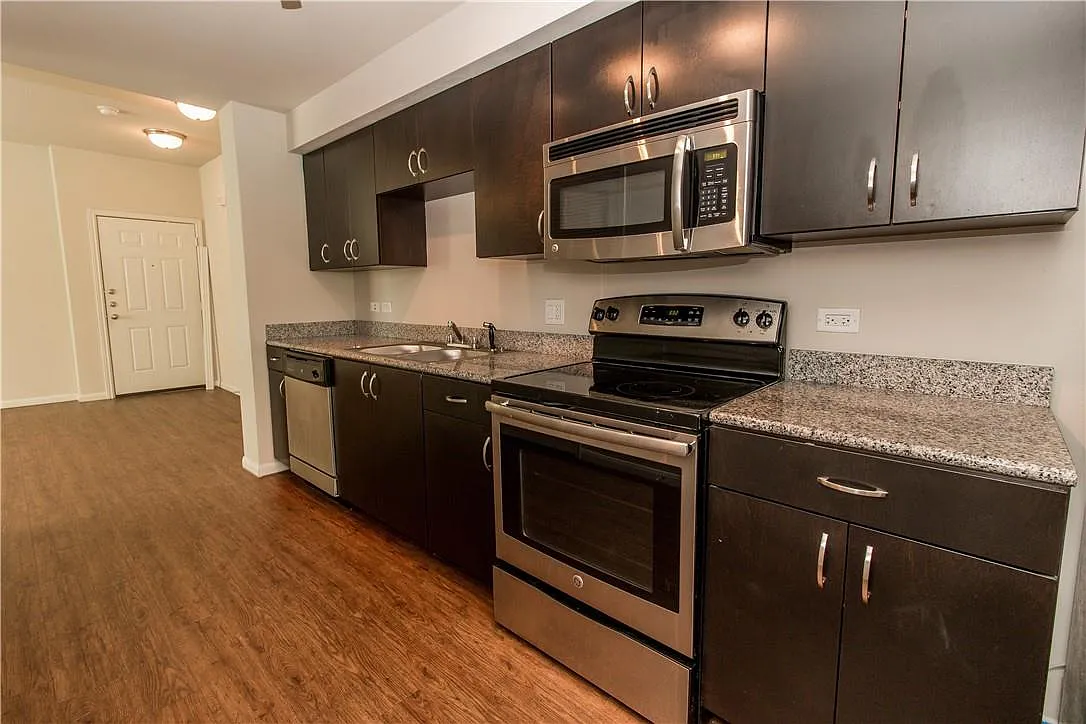 Building Photo - 1401 E 4th St #201