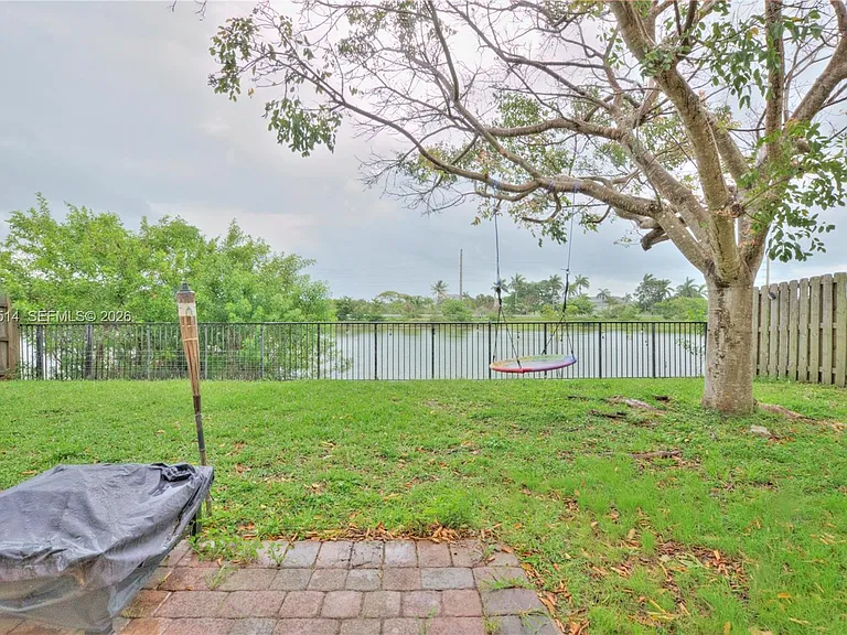 22131 SW 87th Pl — Photo 7