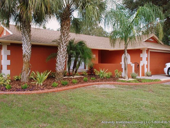 curbing, just adds to the palm trees