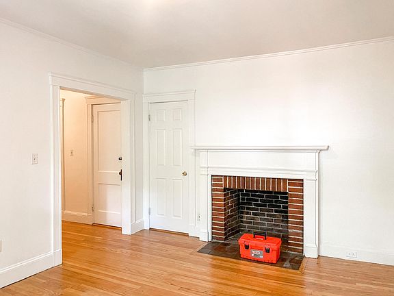 3rd image of 52 Garden St APT 20