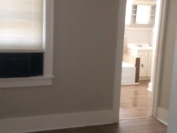 3rd image of 1000 Fisher St