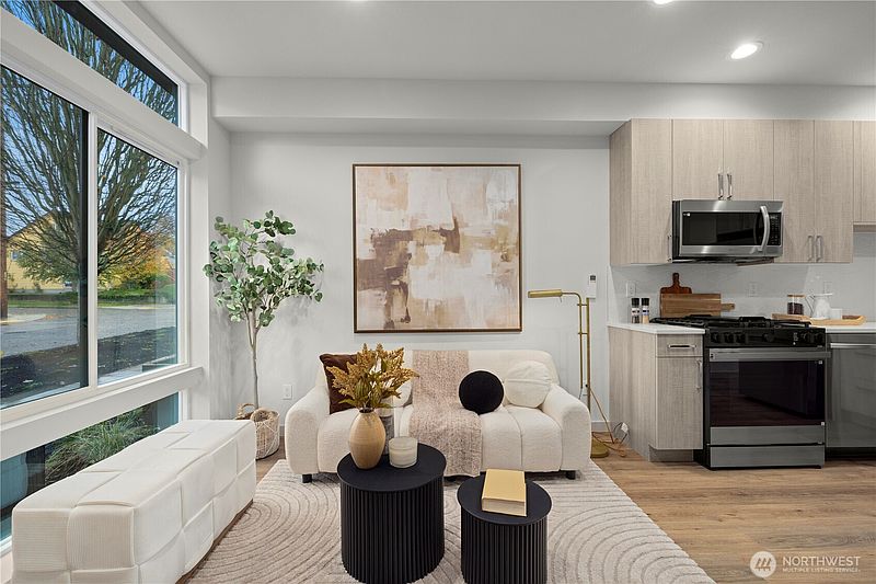 5th image of 903 B NW 56th Street