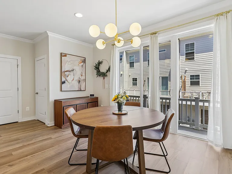 283 Willis St — Photo 5