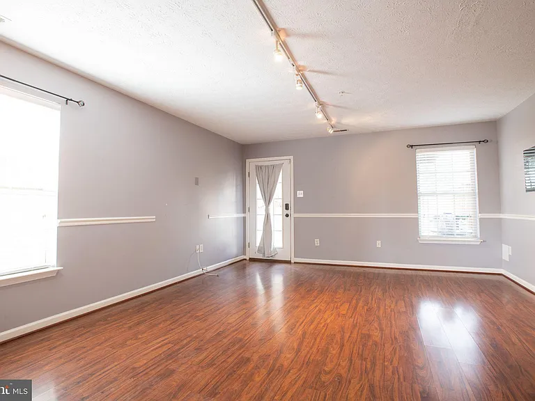 200 Toddson Ln — Photo 4