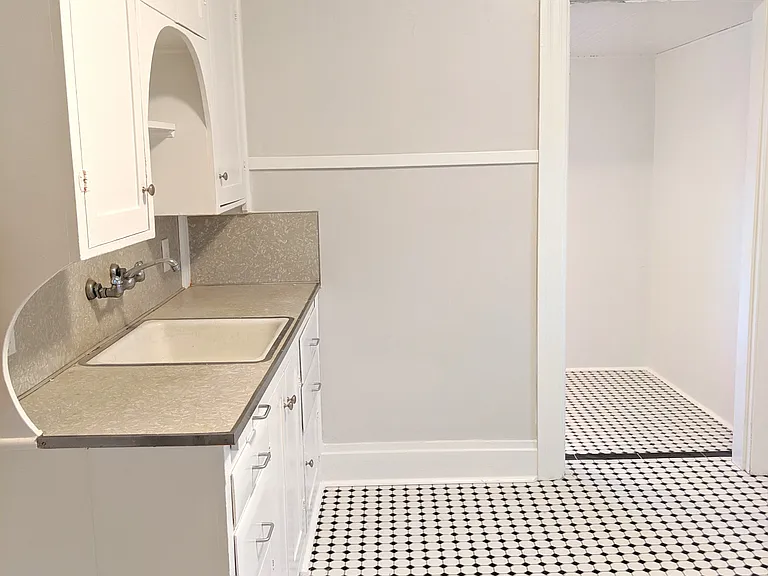 418 E 1st Ave #418 — Photo 2