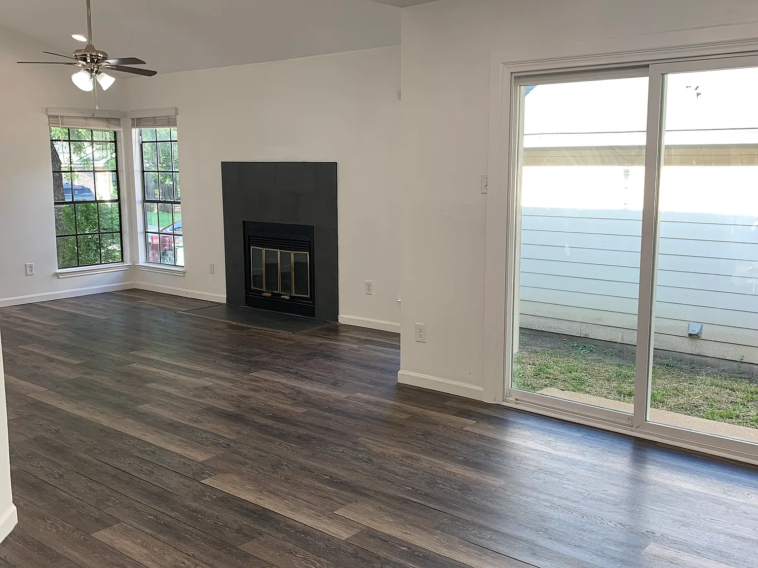 3 bed, 1218 sqft, $2,300 — Photo 3