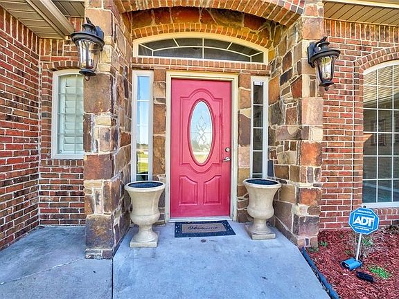 4th image of 1408 Medinah Dr
