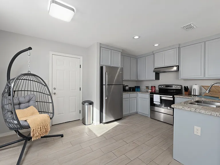 Javalina Ave — Photo 12