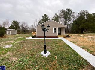 39 Mimosa Ln, Weems, VA 22576