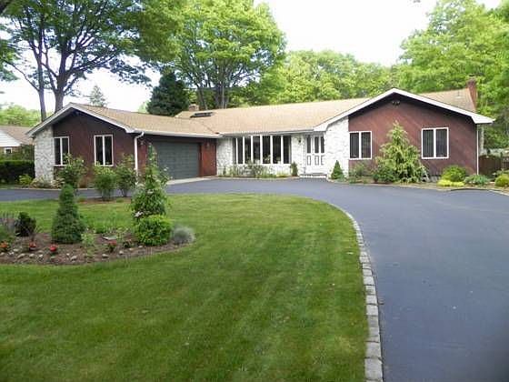 1st image of 73 Grassy Pond Dr