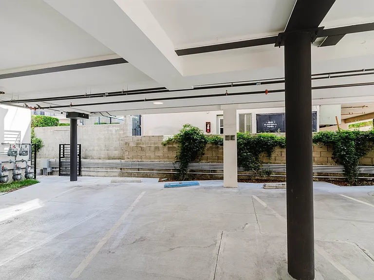536 E San Jose Ave — Photo 28