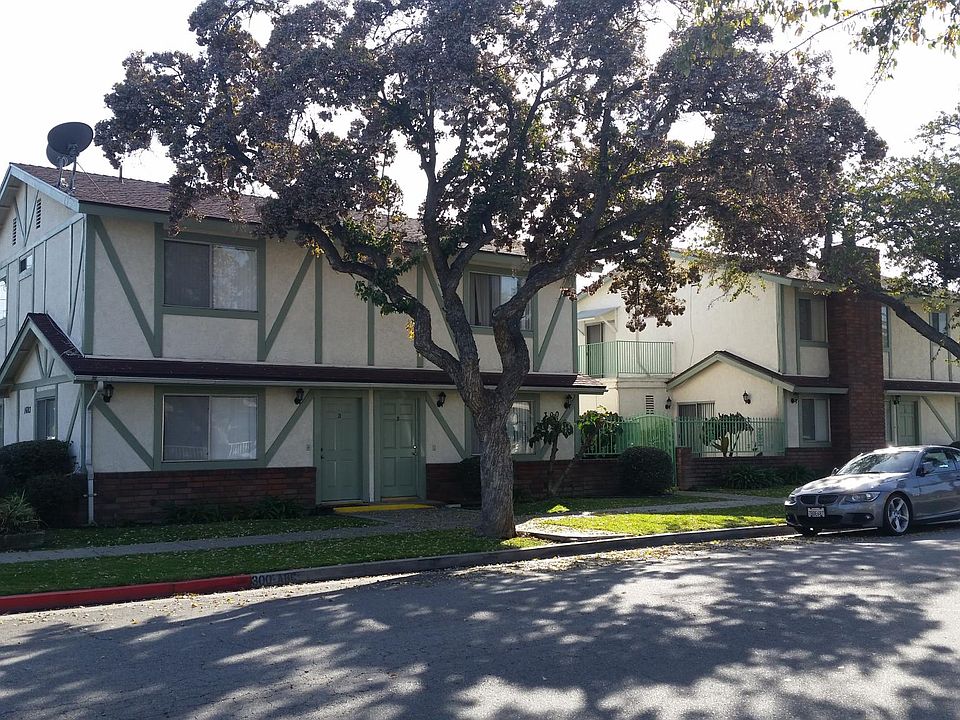 1st image of 300 W Norwood Pl APT A